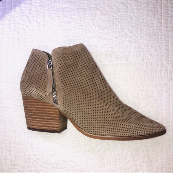 VINCE CAMUTO Nethera Taupe Suede Booties Sz 10 - Picture 2 of 10